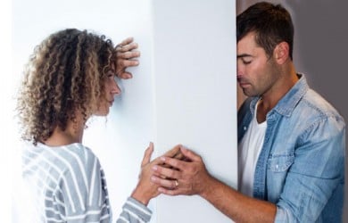 9 Ways to Manage the Ups & Downs in Your Relationship: Expert Advice