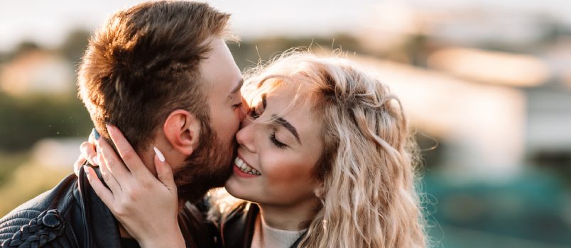 Hay varias cosas que pueden hacer para devolverles el brillo a los ojos del otro. Hay varias cosas que pueden hacer para devolverles el brillo a los ojos del otro.